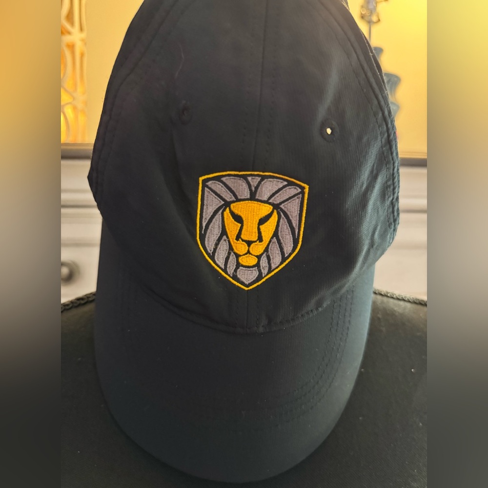 NIKE Black Golf Cap with Lion Patch
